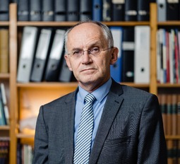 Koninklijke onderscheiding voor prof. dr. Theo Boer